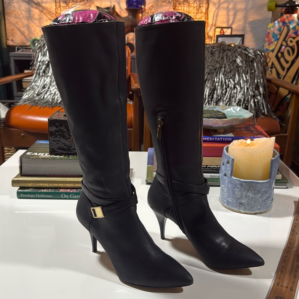 Vince Camuto size 8M/38 women’s black leather boots. Wore once.